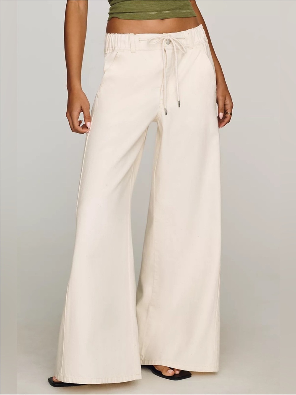 NWT Pilcro Adi High-Rise
Wide-Leg Jeans